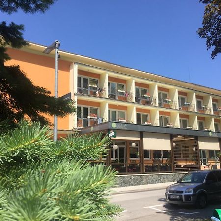 Hotel Rezident Turčianske Teplice Extérieur photo