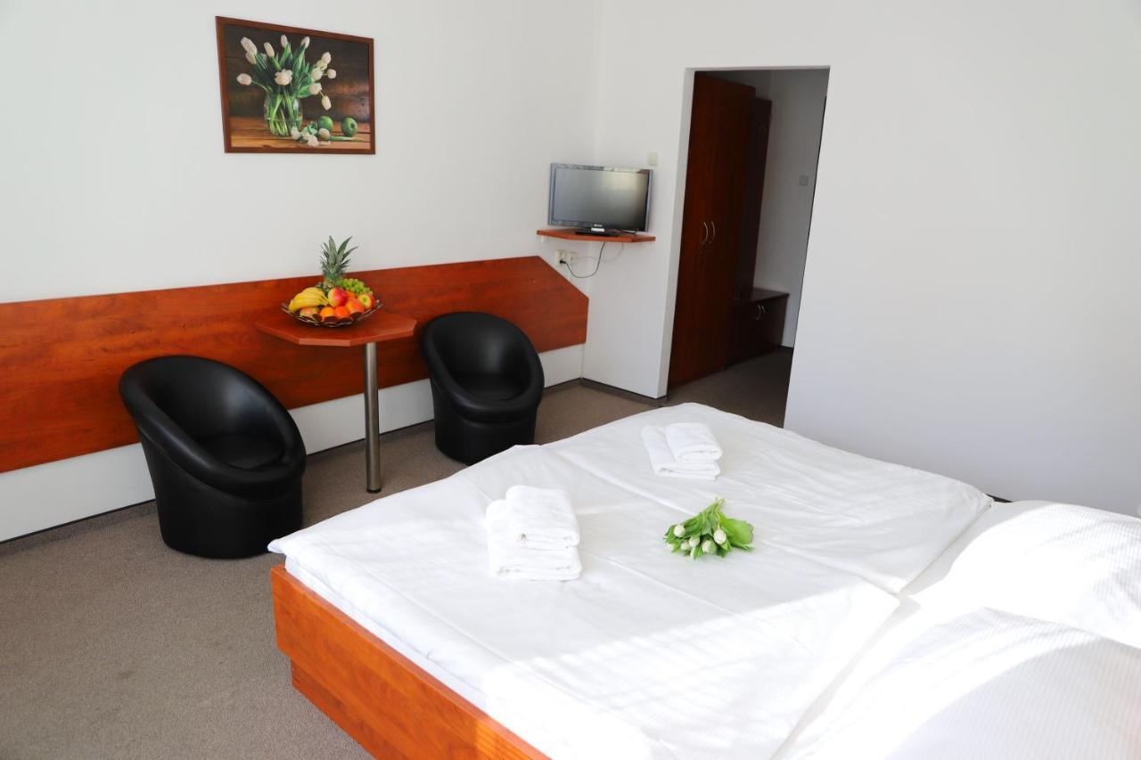 Hotel Rezident Turčianske Teplice Extérieur photo